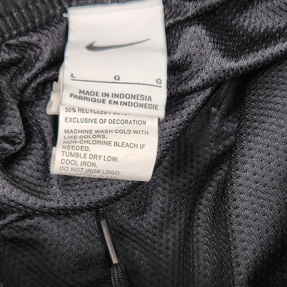 Nike Black Athletic Shorts With Pockets. - Picture 5 of 5